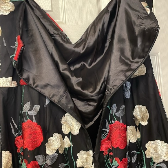 Chi Chi London Curve Bardot Embroidered Bodycon Fishtail Dress in Black Size 18 - Picture 14 of 14